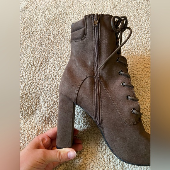 🌸 Call it Spring 🌸 lace up chunky heeled boots - Picture 4 of 11